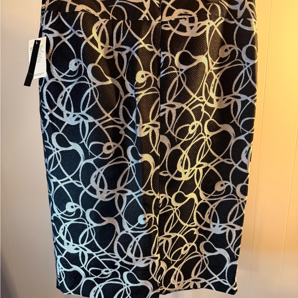 Grace Elements Elegant Black and White Patterned Skirt Sz 8 NWT